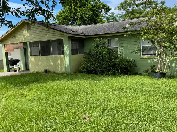 855 Essex Rd, Daytona Beach, FL 32117