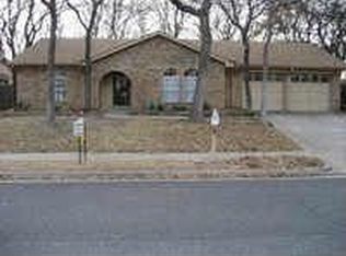 2929 Ridgewood Dr, Hurst, TX 76054