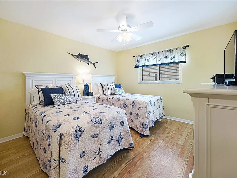 4138 SW 5th Ave — Photo 18