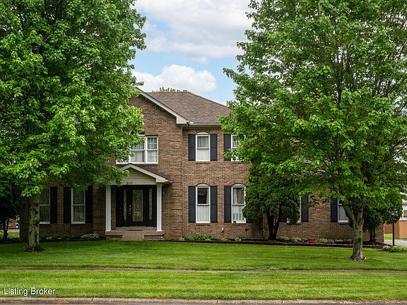 3rd image of 3502 Brookhollow Dr