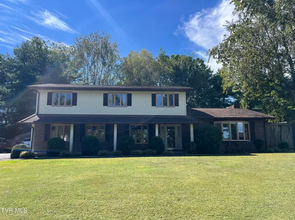 309 Harbour View Dr, Johnson City, TN 37615