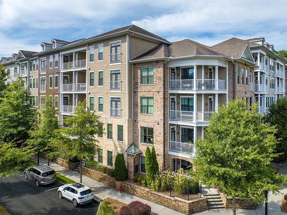 Building Photo 1