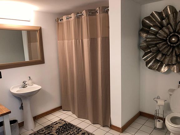 4th image of 212 11th Ave S #2W