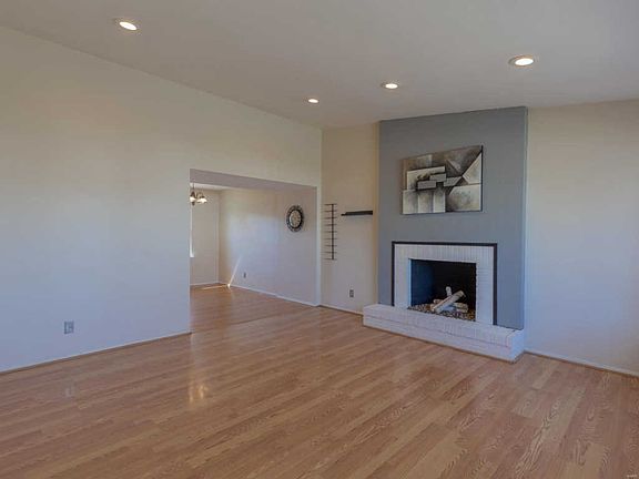 5th image of 7046 Oleatha Ave