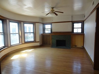 Building Photo 3