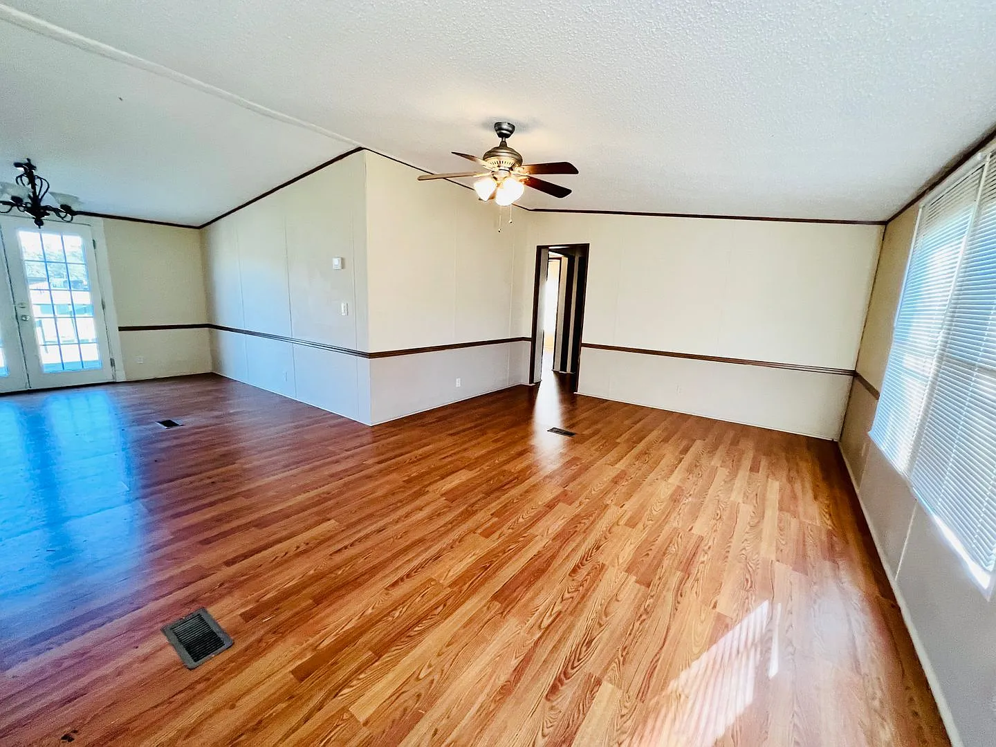 Large 4 Bedroom Home on 3 Acres in Carencro — Photo 2