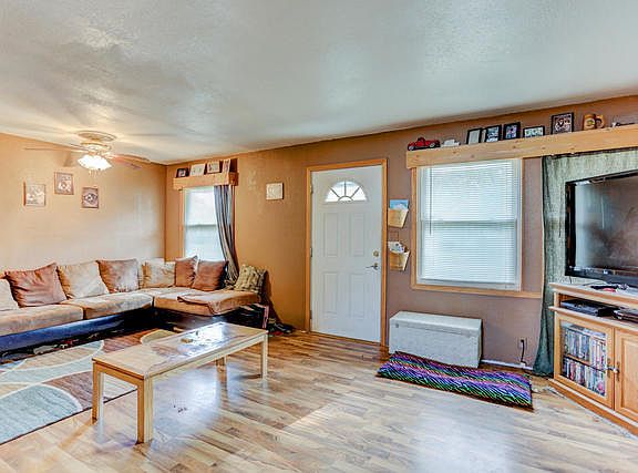 5th image of 1049 Englewood Dr