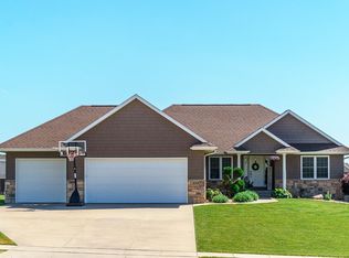 450 B Ave NE, Walford, IA 52351