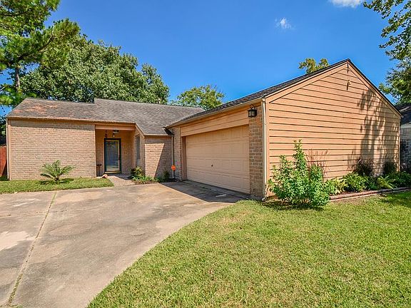 5th image of 1030 Apache Falls Dr