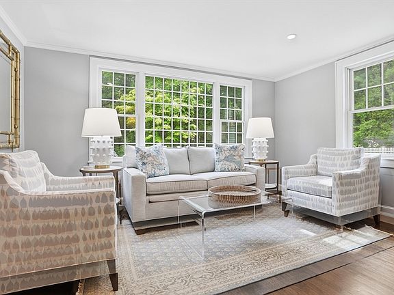 4th image of 38 Blueberry Ln