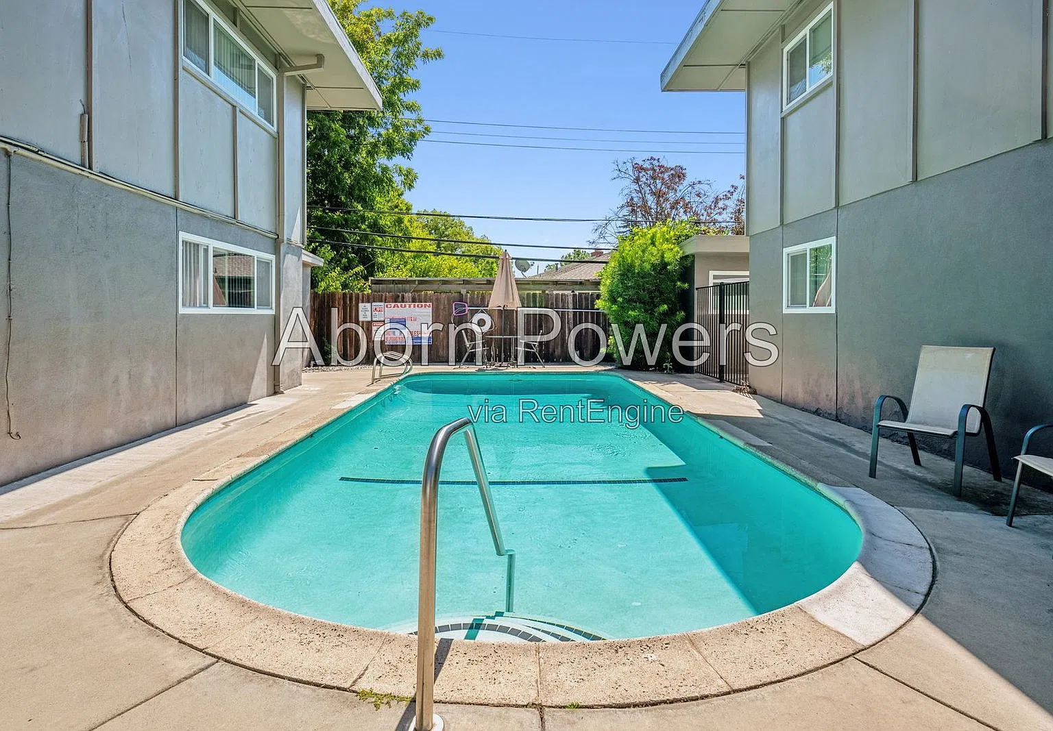 2 bed, 1.0 bath, 819 sqft, $1,695 — Photo 2