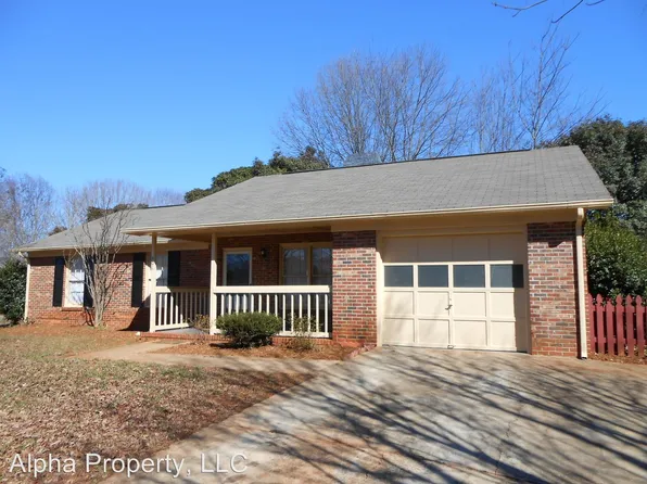 401 Camellia Ln, Simpsonville, SC 29681