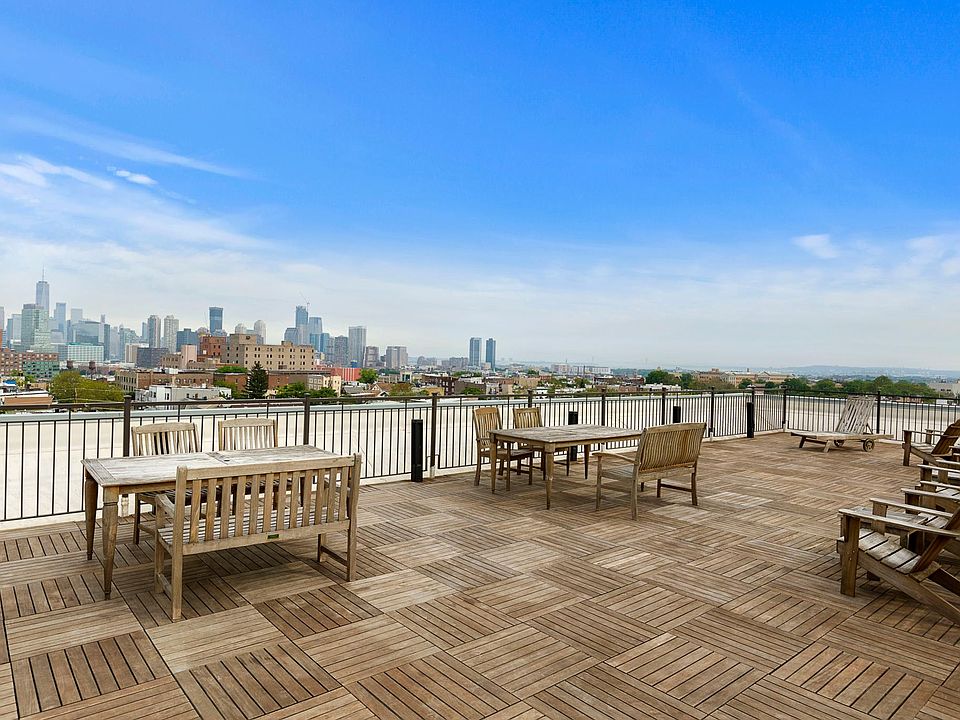 1st image of 55 Jefferson Ave #4