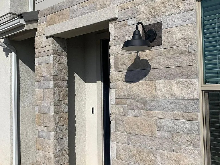 490 W Mahogany Ln — Photo 2