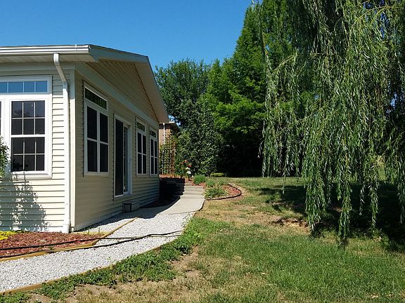 3rd image of 2913 Belair Dr