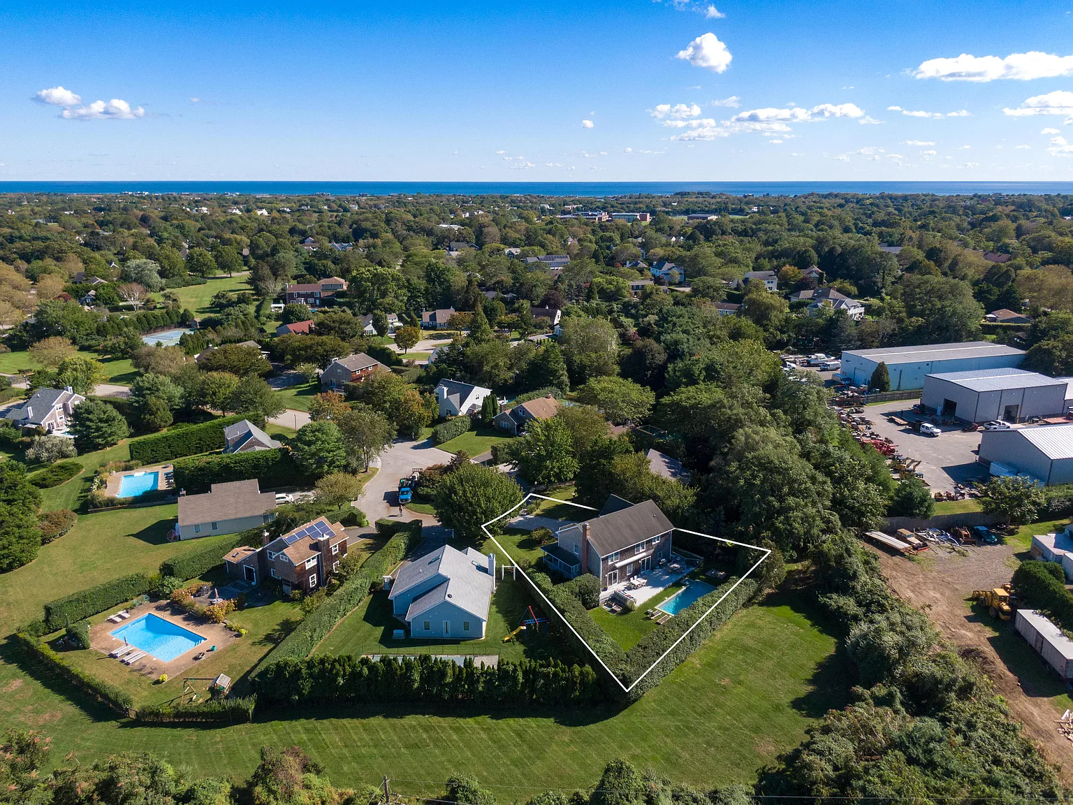 Southampton Village Breezy Beach House Pool & Tennis — Photo 4