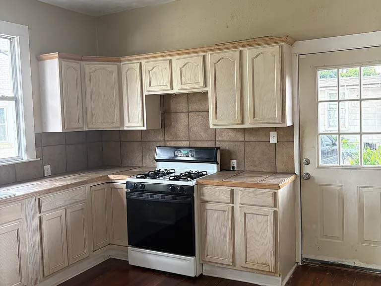 129 Metairie Ct — Photo 3