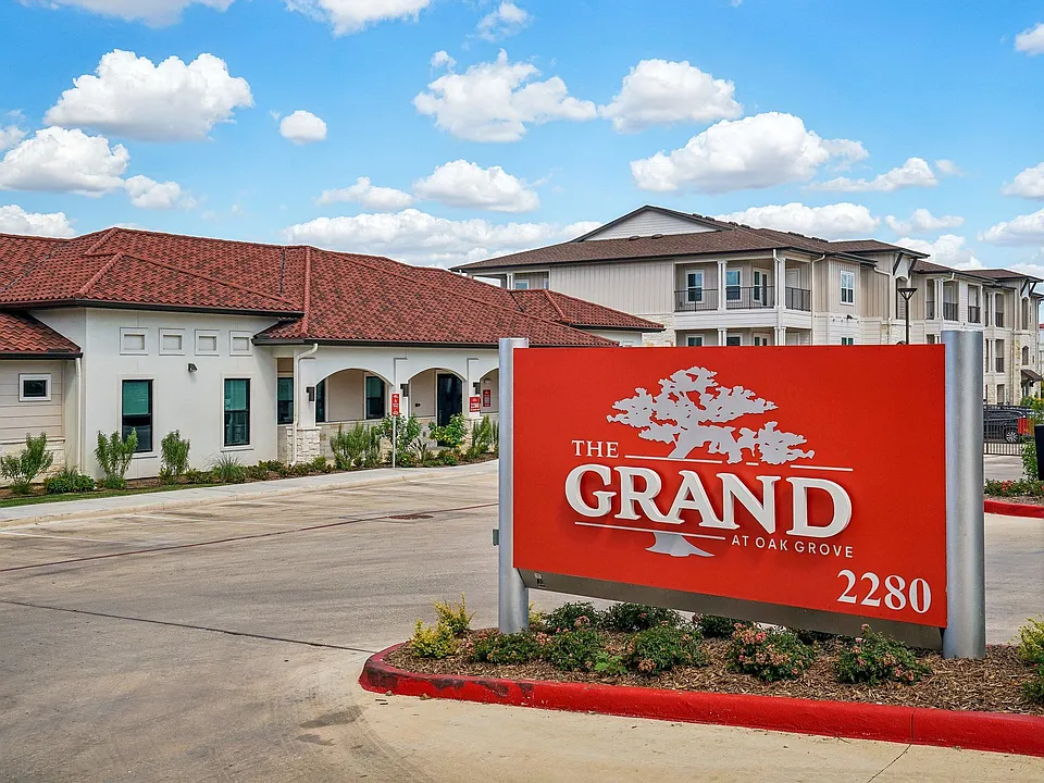 The Grand at Oak Grove