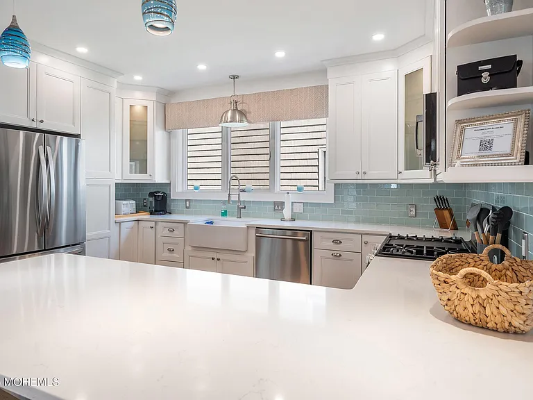 305 Ocean Ave — Photo 15