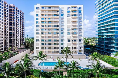 10185 Collins Ave #319 Photo 1