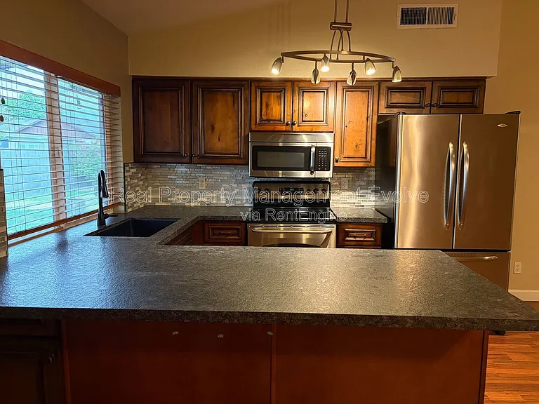 16645 N 34th Dr — Photo 10