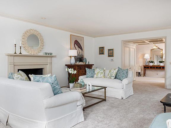 5th image of 2205 Chaucer Rd