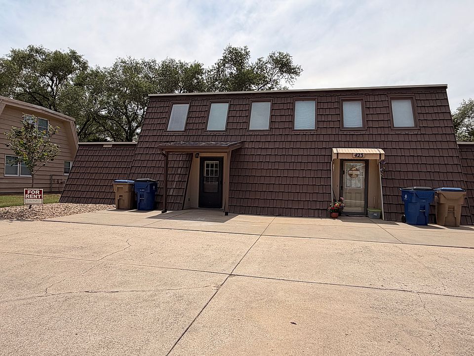 1st image of 419 W Cherokee Dr #429