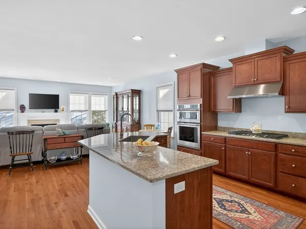 18 Kensington, Plymouth, MA 02360