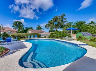 944 Lakeridge Dr, Orange Park, FL 32065
