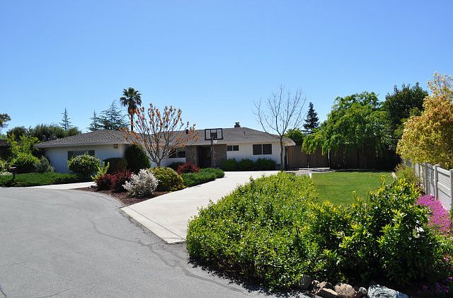 1st image of 31 Bernice Ct