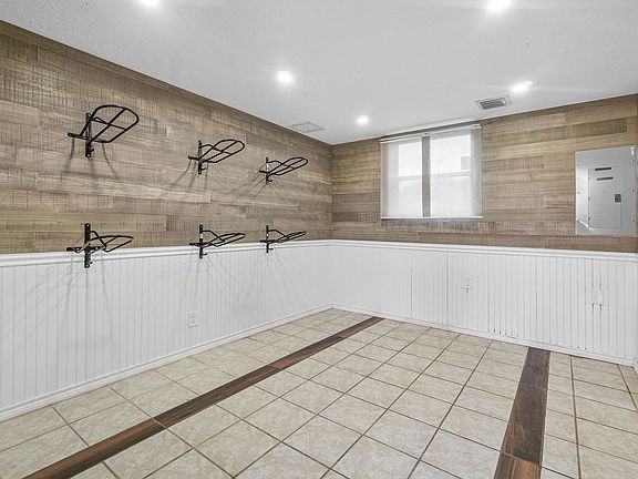 2nd image of 2080 Canter Way