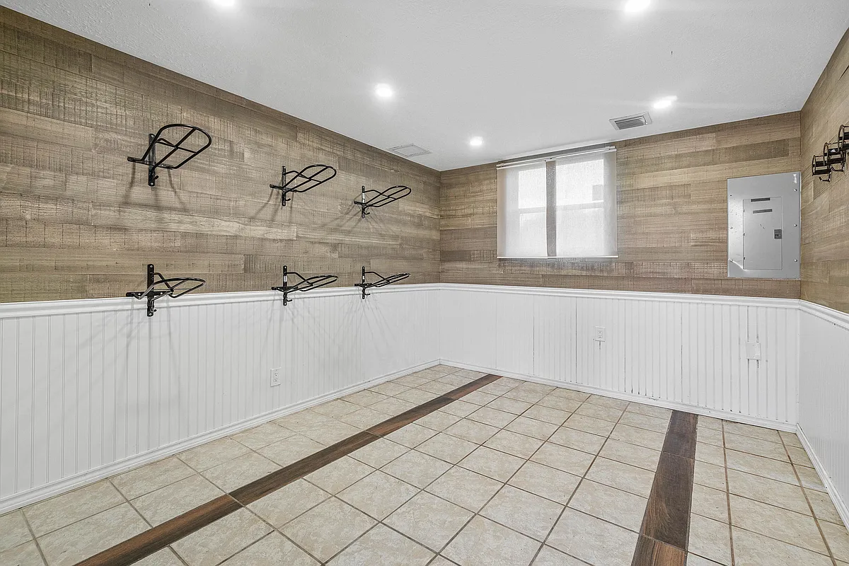 Building Photo - 2080 Canter Way