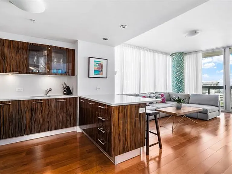 6899 Collins Avenue Cu #1409 — Photo 2