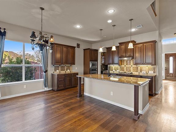 5th image of 11390 Corsicana Dr