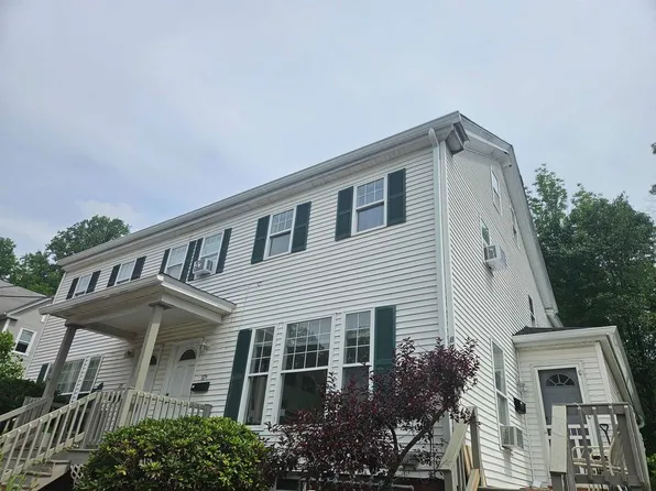 89 6th St, Dover, NH 03820