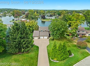 3398 Tiquewood, Commerce Township, MI 48382