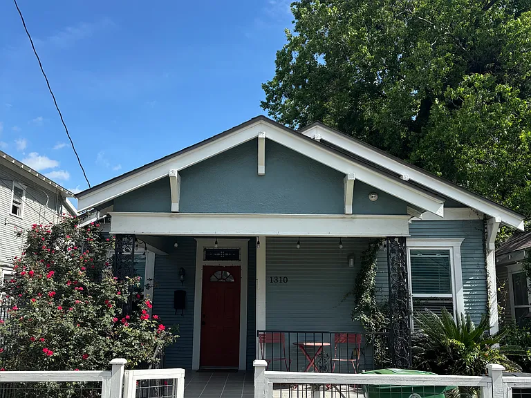 1310 Summer St — Photo 1