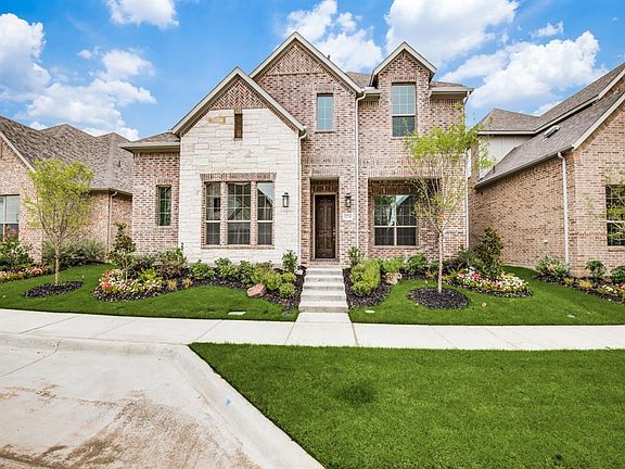 3rd image of 12718 Royal Ln