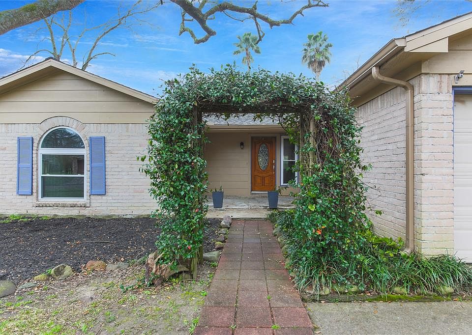 1st image of 15935 Wine Rock Dr