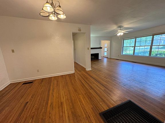5th image of 2213 Amelia Cir