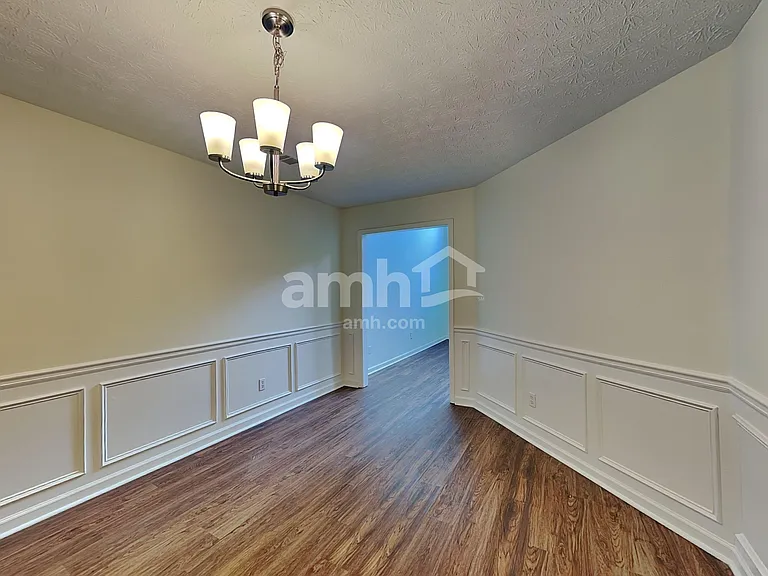 555 Fosters Mill Ln — Photo 5