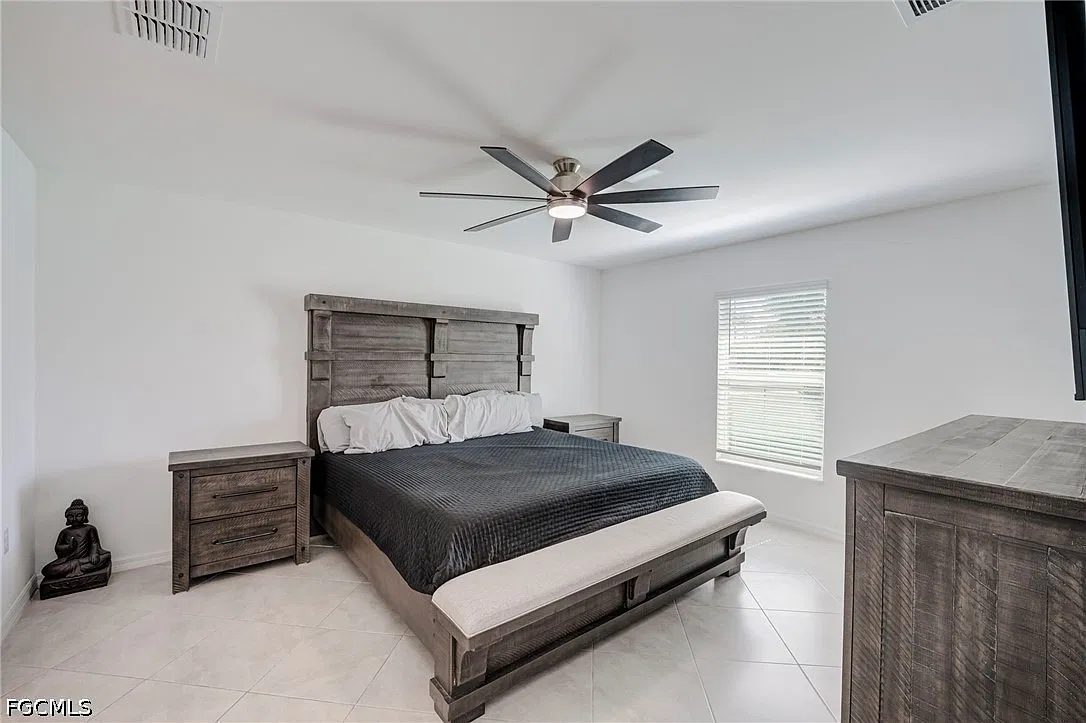 3 bed, 2.0 bath, 1556 sqft, $2,150 — Photo 4