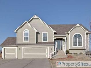 3039 SW Gentry Ct, Lees Summit, MO 64081