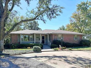 6039 SW 46th Ter, Topeka, KS 66610