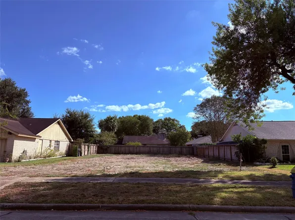 9423 Benning Dr, Houston, TX 77031