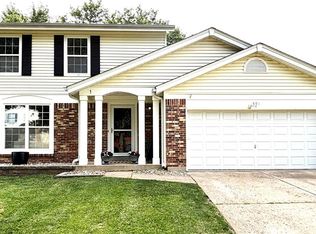 591 Summit Hills Dr, Fenton, MO 63026