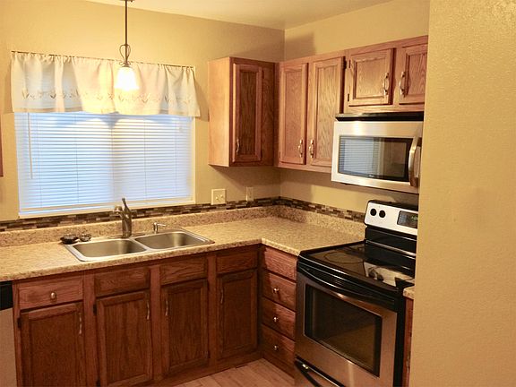 3rd image of 818 Carrier Creek Blvd NE APT 202