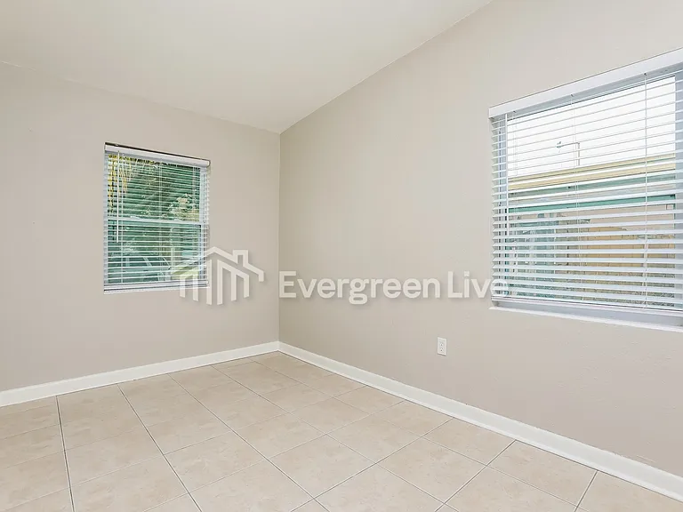 918 Hacienda Ct — Photo 12