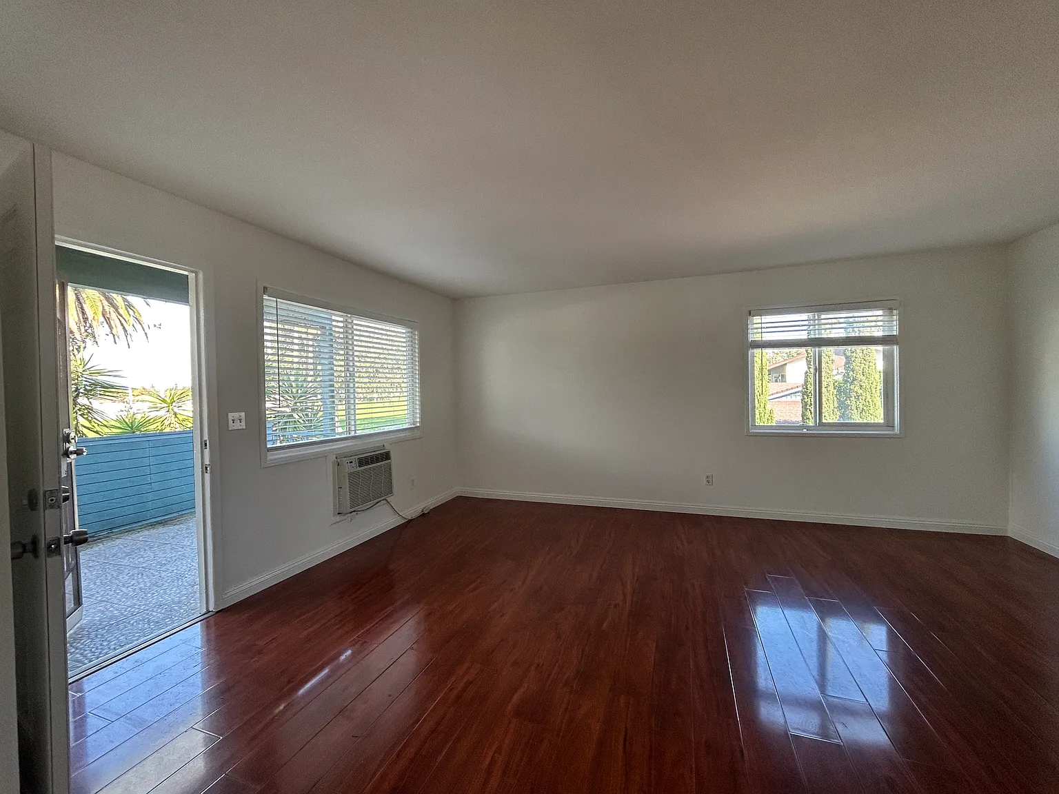 2 bed, 955 sqft, $2,500 — Photo 3