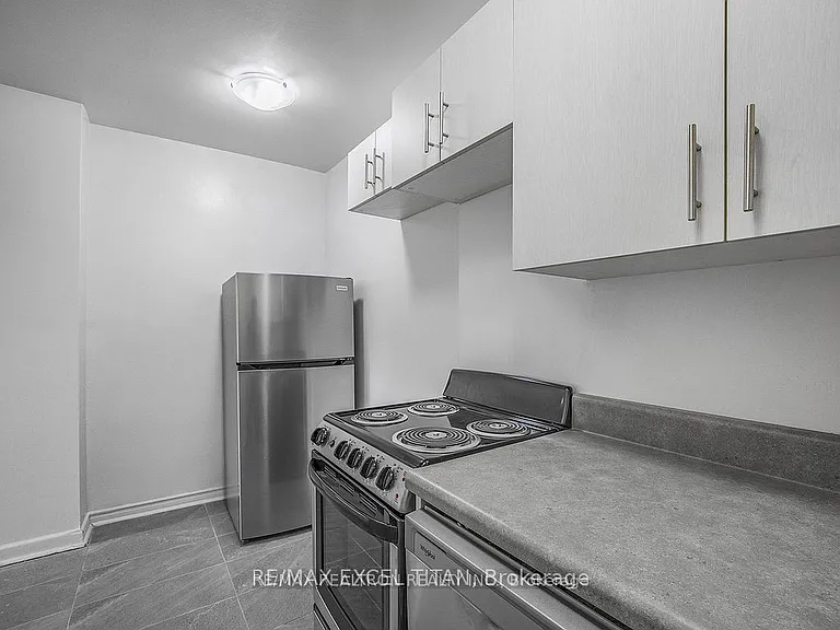165 Cosburn Ave #301 — Photo 5